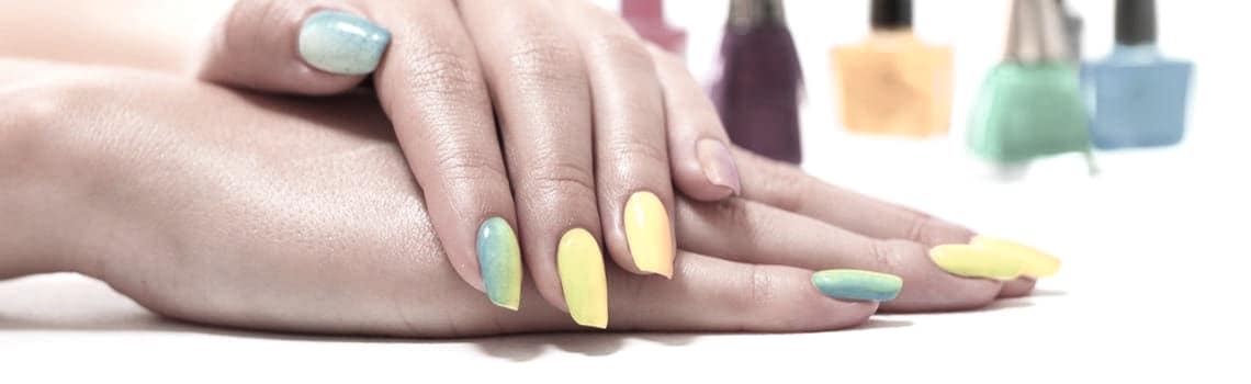 Shellac und Gellack Nagelbehandlung im Kosmetikstudio Perle Andernach