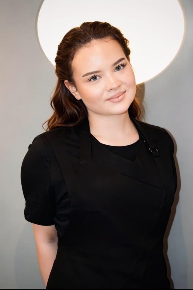 Yasemin Schmidt — Auszubildende für Kosmetik und Fußpflege im Kosmetikstudio Perle